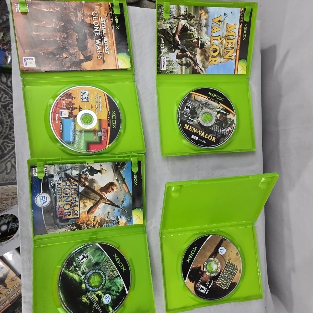 Lot Of 4 Original XBOX Games Men Valor Medal Honor Sun Clone Wars Frontline Work